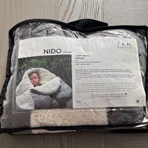 7 A.M. Enfant NIDO Cloud Gray Car Seat Wrap
